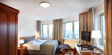 Business Class Double Guestroom at Lindner Main Plaza Frankfurt, Germany