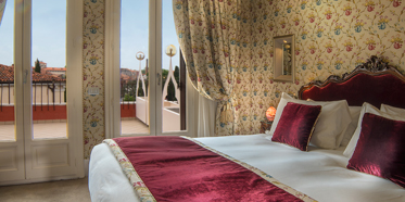 Deluxe King Guest Room at Hotel Papadopoli Venezia, Italy