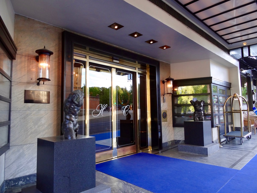Entrance of the Hotel Continental Oslo