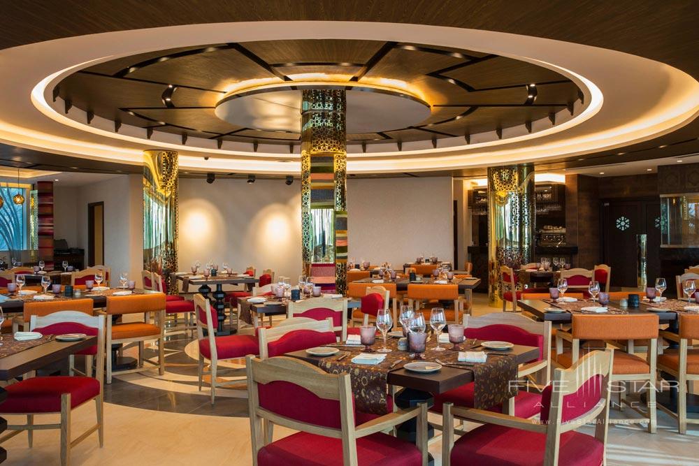 Dining at Jumeirah Beach Hotel, Dubai, United Arab Emirates